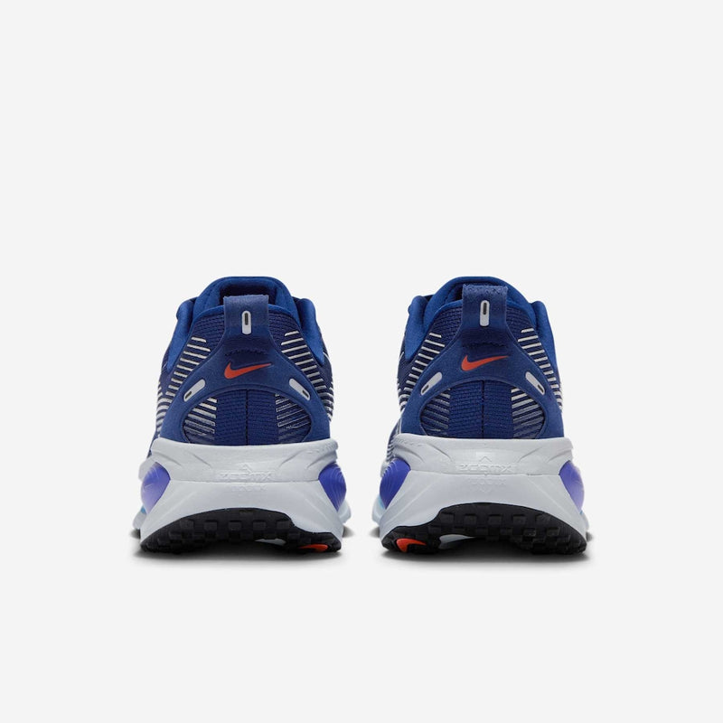 Tênis Nike Vomero 18
