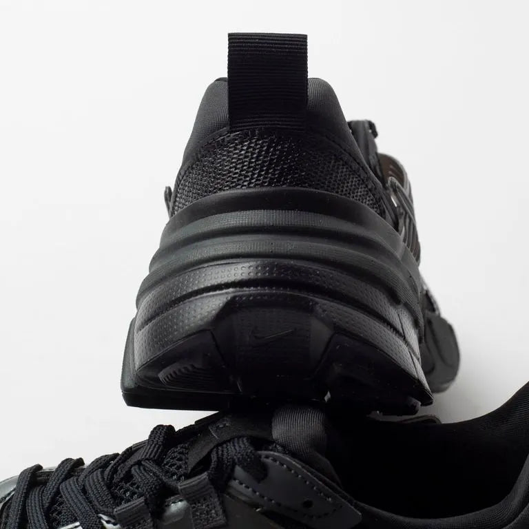 Tênis Nike V2K Run Preto