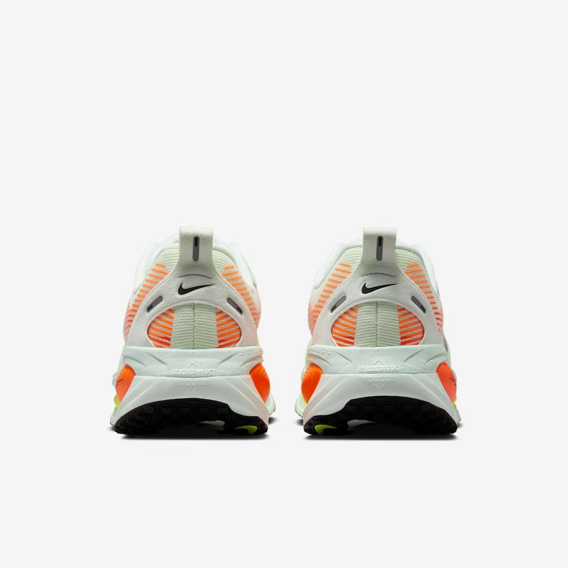 Tênis Nike Vomero 18