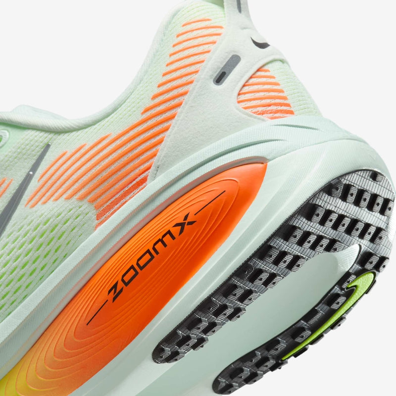 Tênis Nike Vomero 18