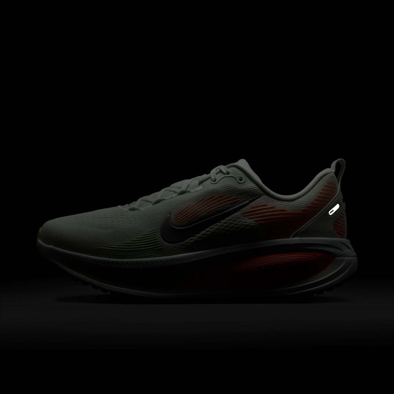 Tênis Nike Vomero 18