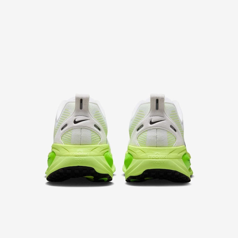 Tênis Nike Vomero 18
